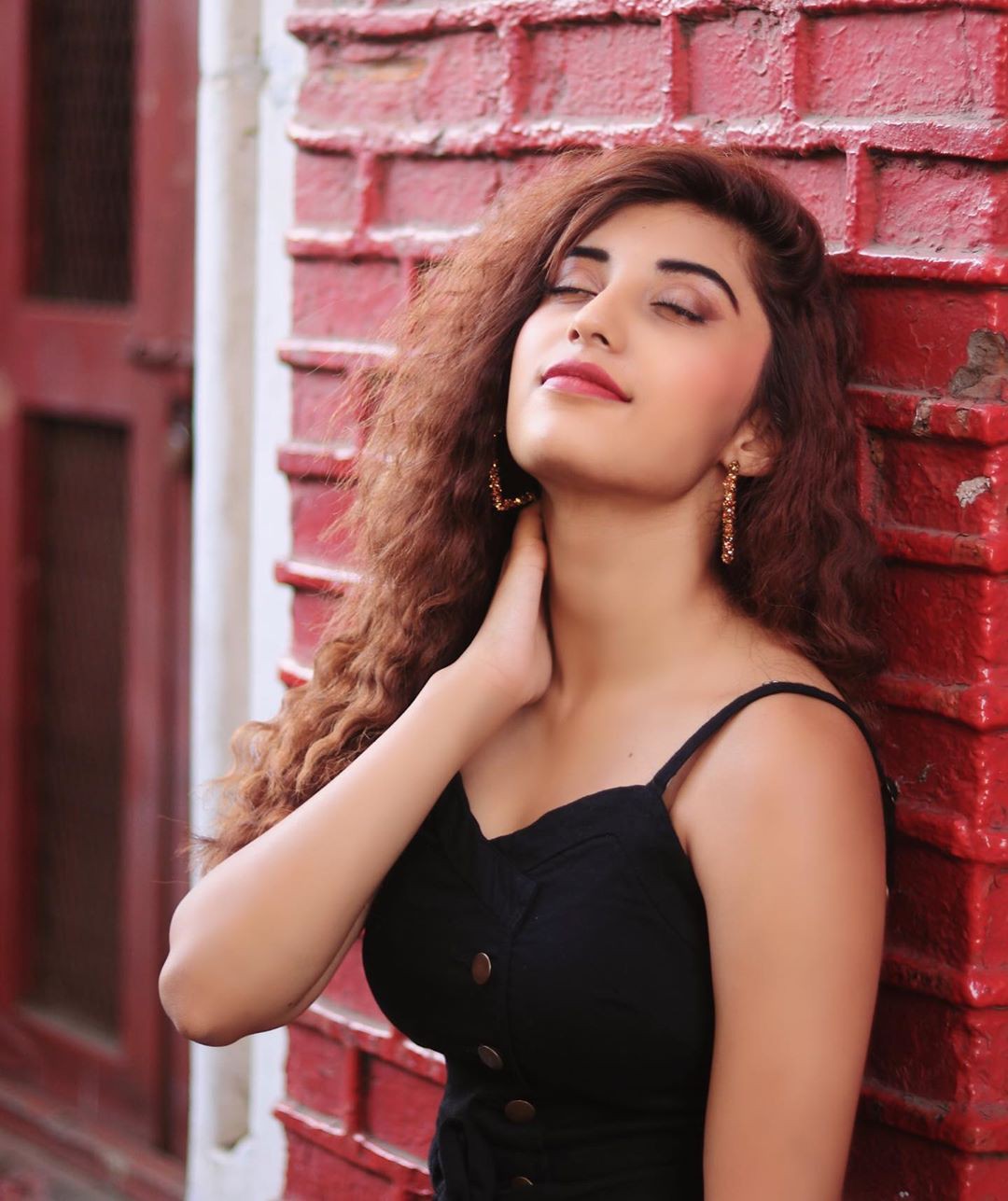 Awesome Somya Daundkar Instagram Snapshot, Indian TikTok Star: photography,  Hot Insta Babes,  Hot Insta Models,  Hot TikTok Girls,  Viral TikTok Videos,  Viral TikTok Girls,  Indian TikTok Model,  Hot TikTok Models,  TikTok Pranks,  Photoshoot,  keeploving,  Somya Daundkar,  Somya Daundkar Tik Tok,  Somya Daundkar Sexy Pictures  