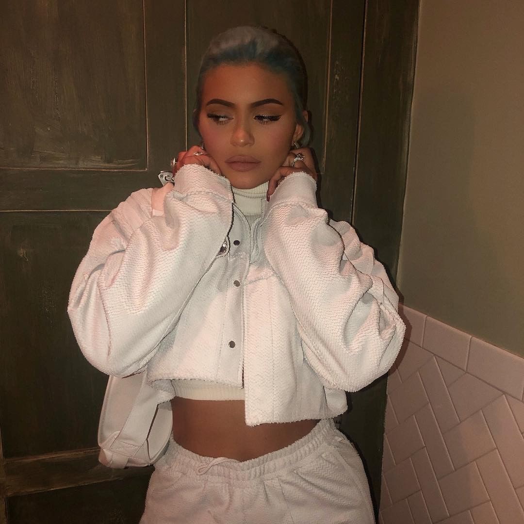 Instagram Style kylie jenner: FASHION,  Stylevore,  Vintage clothing,  luxury,  Vogue,  kylie jenner Outfits,  instagram profile picture,  kylie jenner Fashion,  Cute kylie jenner,  kylie jenner Instagram,  kylie jenner Photos,  kylie jenner Images,  kyliejenner,  haileybaldwin,  arianagrande  