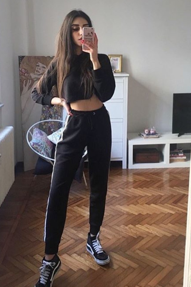 Street look fashion ideas conjuntos outfits juveniles, Casual wear | Outfits  With Sweatpants | Casual wear, Lapel pin, Sweatpants Outfits
