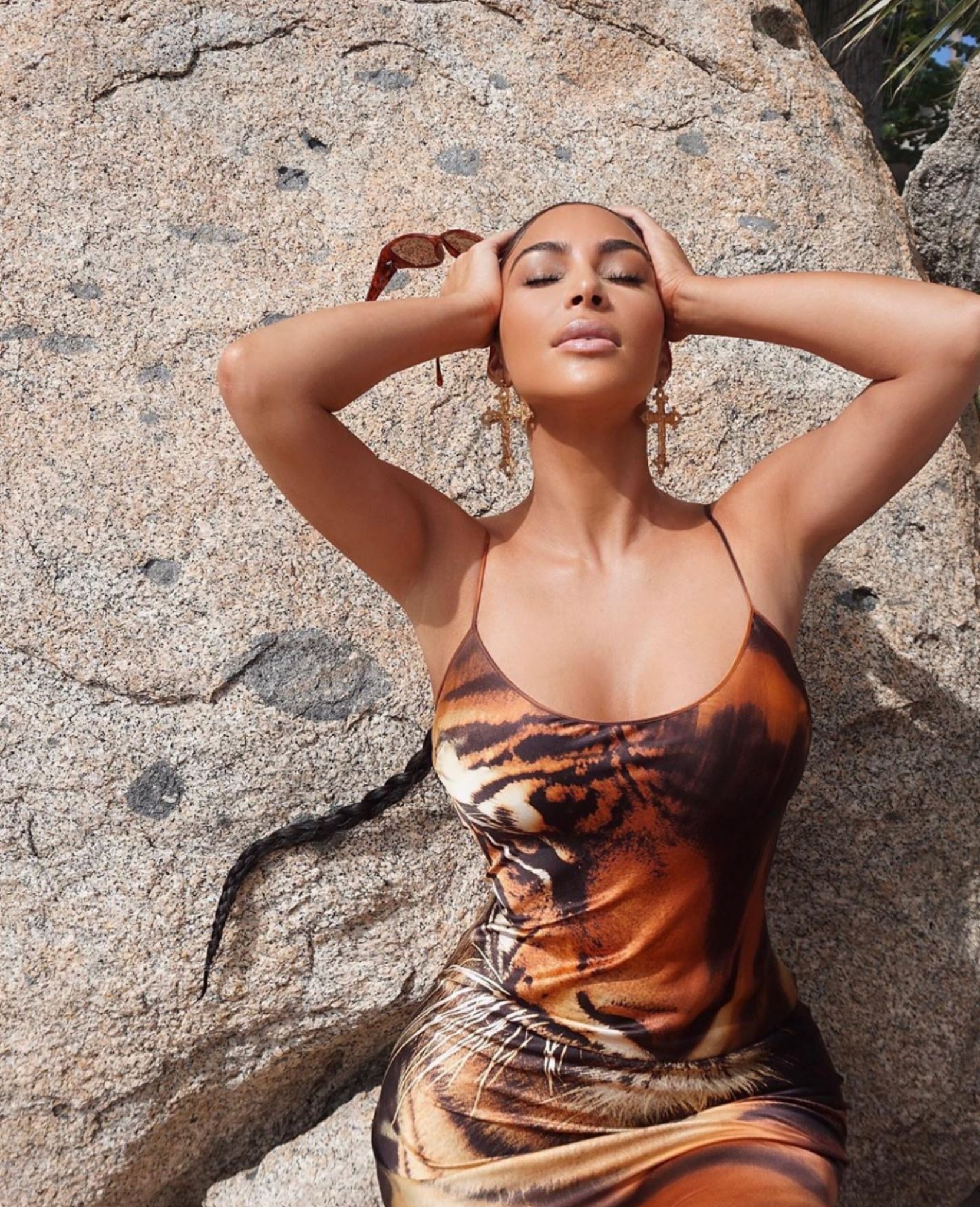 Absolute dime Kim Kardashian Dress: Dresses Ideas,  Most Famous Celebrity,  pretty cute female celebrities,  Kim,  Kardashian,  Kim Kardashian Legs,  Kim Kardashian Cover Pics,  Kim Kardashian Photo Shoot  