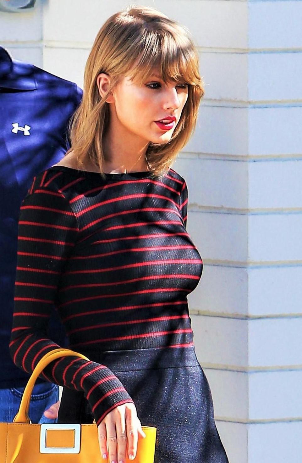 Hot taylor swift pics