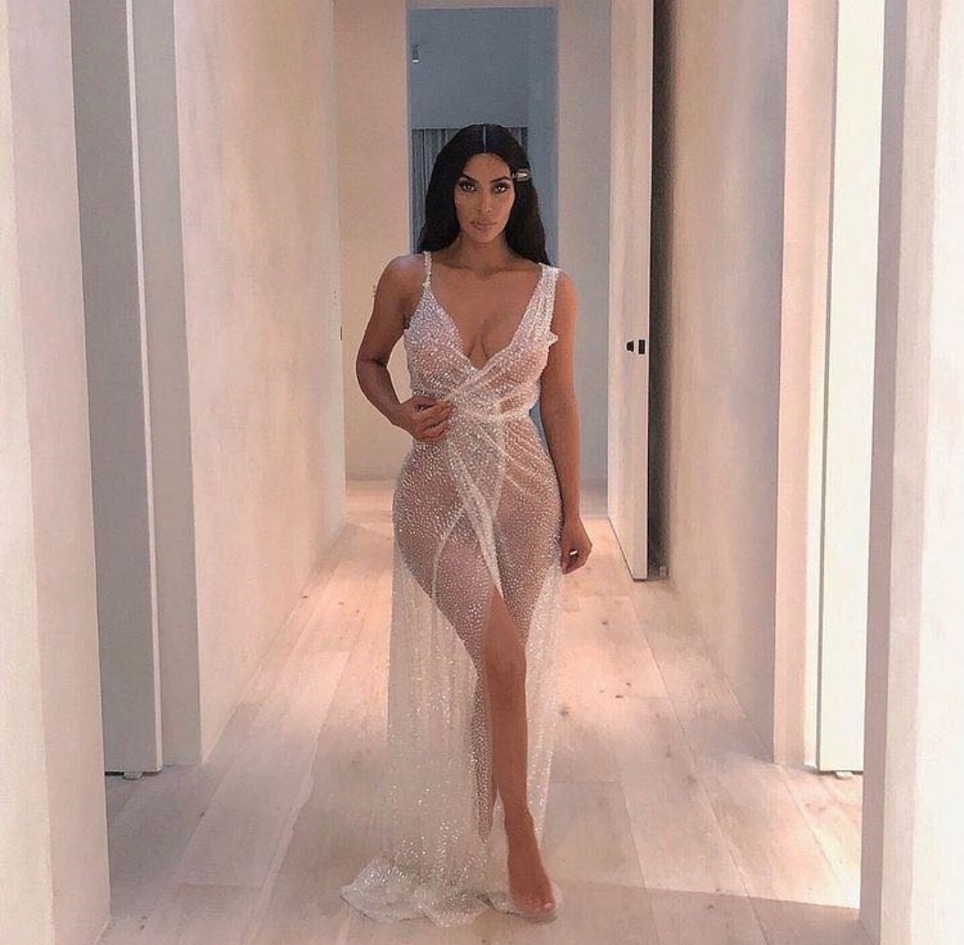 Unbeatable body Kim Kardashian Stylevore: Celebrity Outfit Ideas,  hottest celebs,  cute celebrity pics,  Kim Kardashian Fashion,  Kim,  Kardashian,  Stylevore,  Kim Kardashian Dresses,  Hot Kim Kardashian  