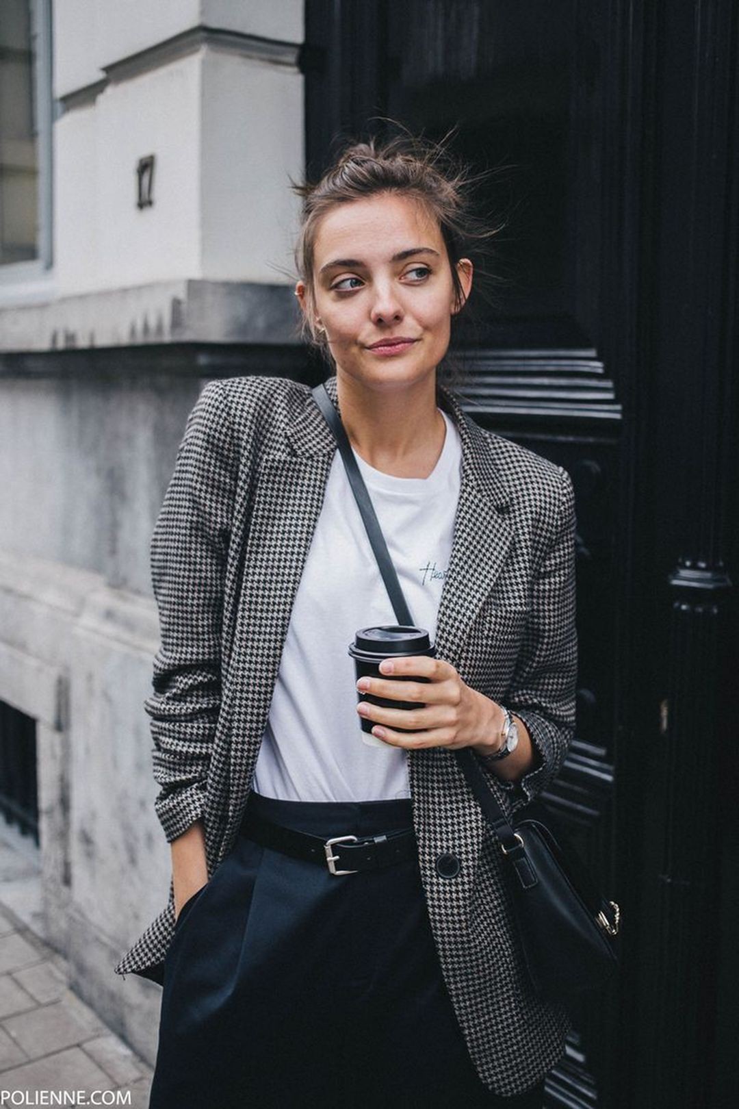 Modern Women's Blazer Outfits For You To Stay Maximum: Casual Plaid Blazer Style,  Stylish Plaid Blazer Street Style,  Street Style Plaid Blazer,  Plaid Blazer Style,  Plaid Blazer Ideas,  Plaid Blazer Outfit,  Blazer  