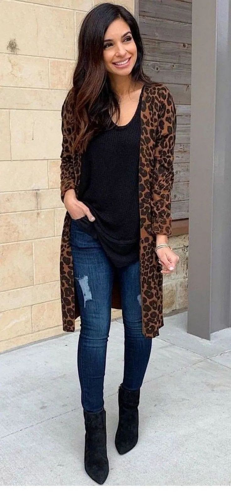 Wow ideas for these Casual wear, Business casual: Business casual,  Animal print,  Casual Outfits,  Long Cardigan Outfits  