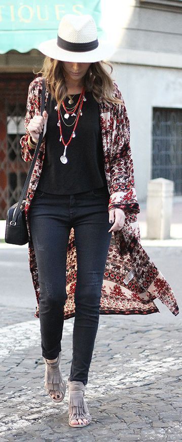 Outfit con kimono negro, Kimono floral: kimono outfits,  Floral-Print Kimono,  Casual Outfits  