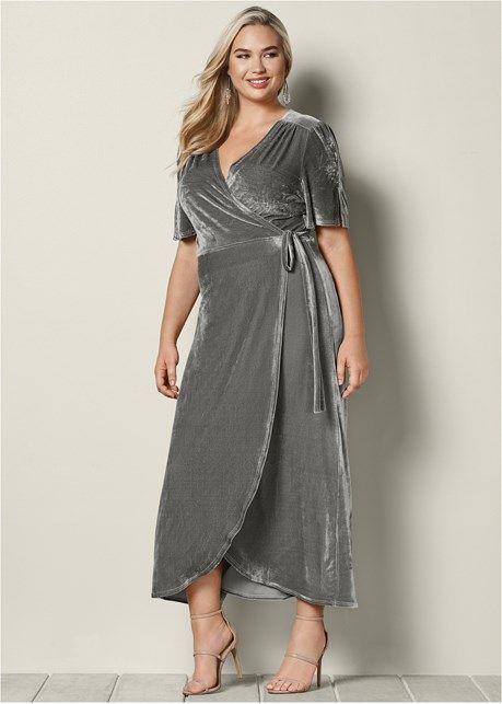 Plus size velvet wrap dress: Cocktail Dresses,  Plus size outfit,  Wrap dress,  Clothing Ideas,  Maxi dress,  Velvet Outfits  