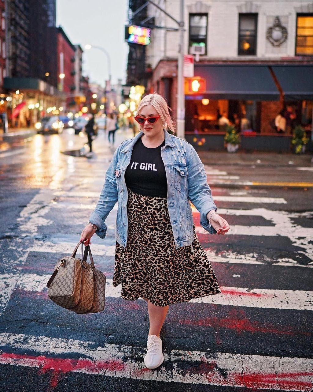 Beautiful Streetwear Casual Attire For Teenage Girl: Street Outfit Ideas,  Cute Streetwear Outfits,  Casual Outfits,  Plus size outfit  