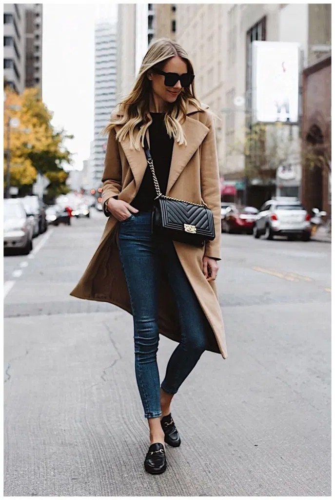 Totally my style wearing camel coat, Casual wear: Crop top,  Slim-Fit Pants,  Trench coat,  Camel coat,  Spring Outfits,  Polo coat,  Casual Outfits,  Burberry Trench,  Brown Coat,  swing coat  