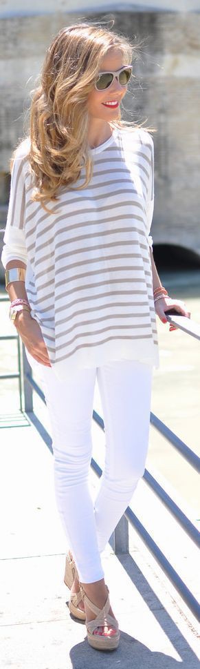 Loose top with jeans, Casual wear: Ripped Jeans,  Capri pants,  Casual Outfits,  White Denim Outfits  
