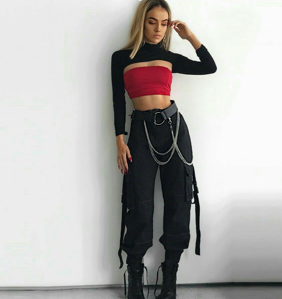 Choice of today streetwear women, Hip hop fashion: cargo pants,  Capri pants,  Casual Outfits,  Tube Tops Outfit  