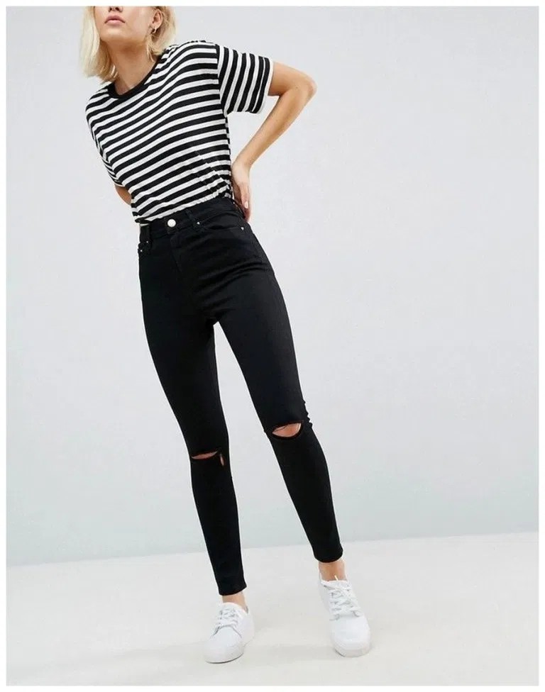 Black ripped knee skinny jeans: Ripped Jeans,  Slim-Fit Pants,  Spring Outfits,  Casual Outfits  