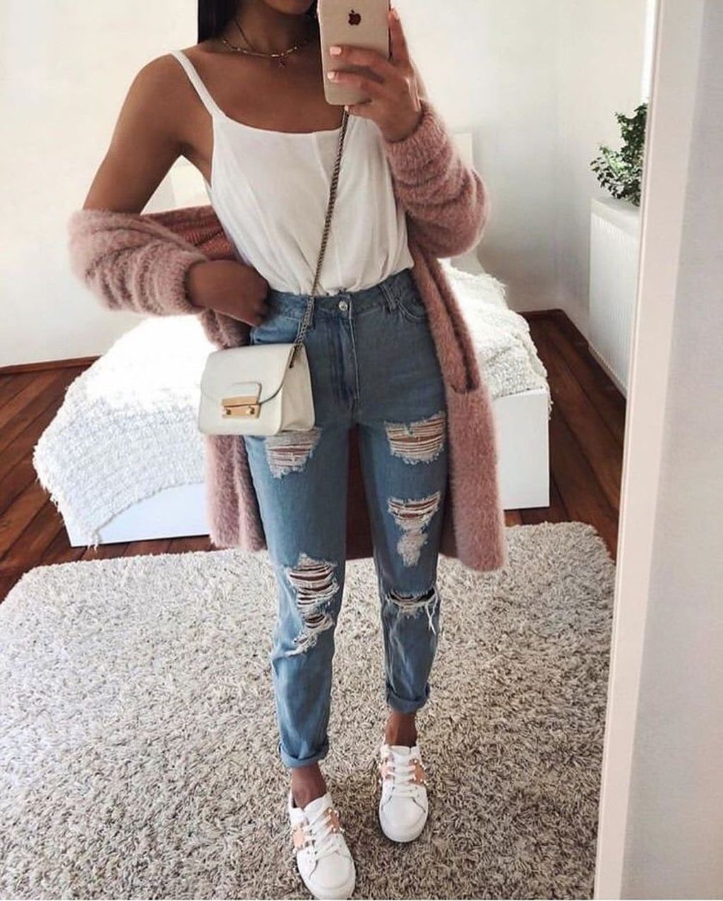 Looks com cardigan com shorts: Sleeveless shirt,  Casual Outfits,  School Outfits 2020,  Cardigan  