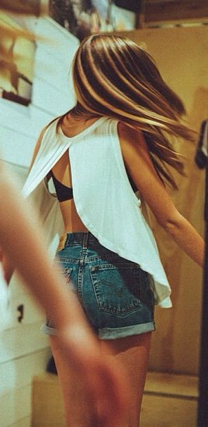 Open Back Shirt Outfits, DÃ©colletage: Top Outfits  