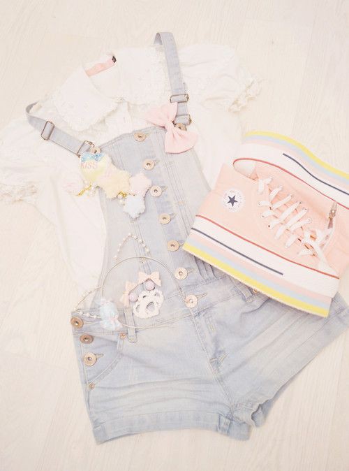Winsome ideas for pastel kawaii overalls, Lolita fashion: Romper suit,  Gothic fashion,  Soft grunge,  Classy Fashion,  Overalls Shorts Outfits  