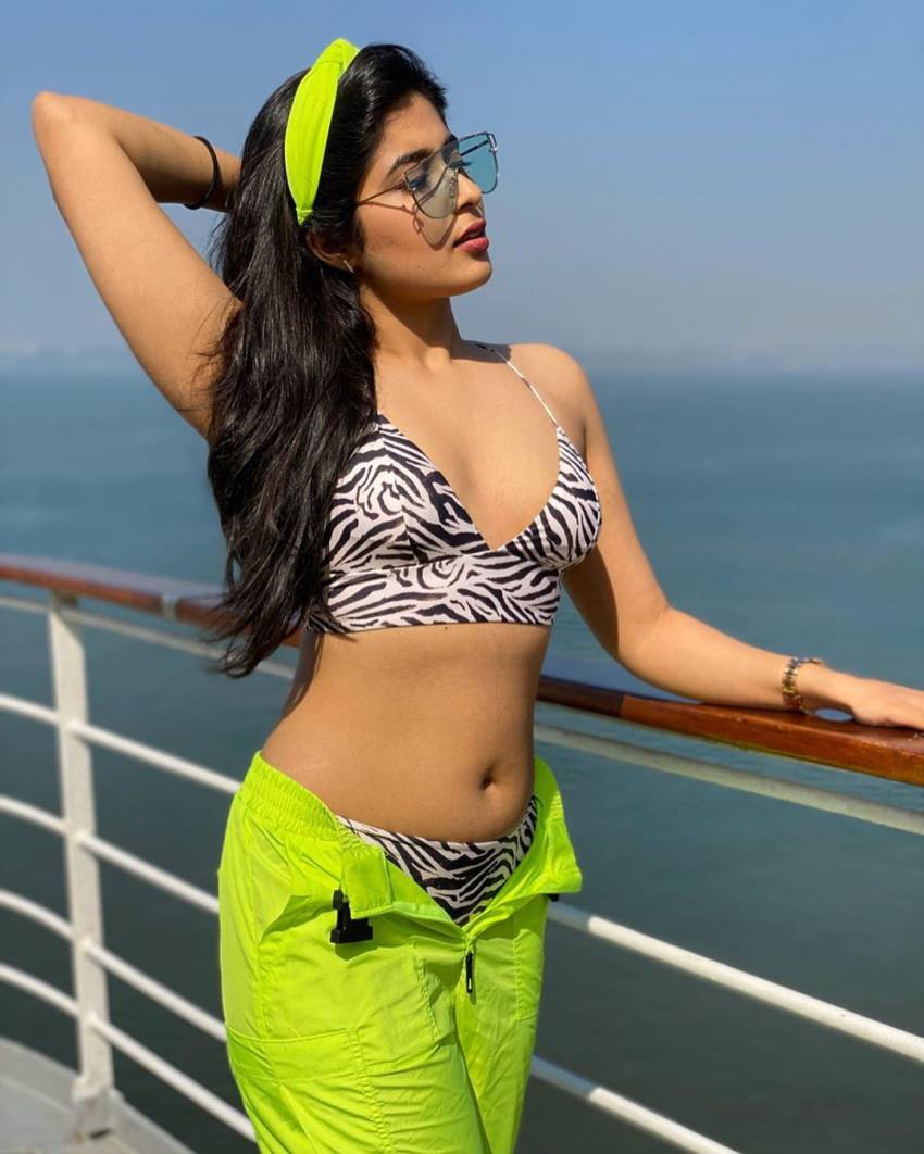 Nikita Sharma Hot Photos