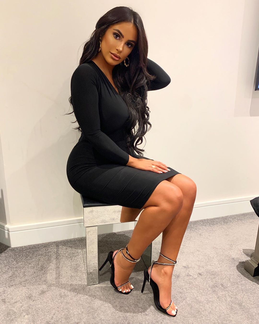 black colour combination with little black dress, female thighs, sexy leg picture