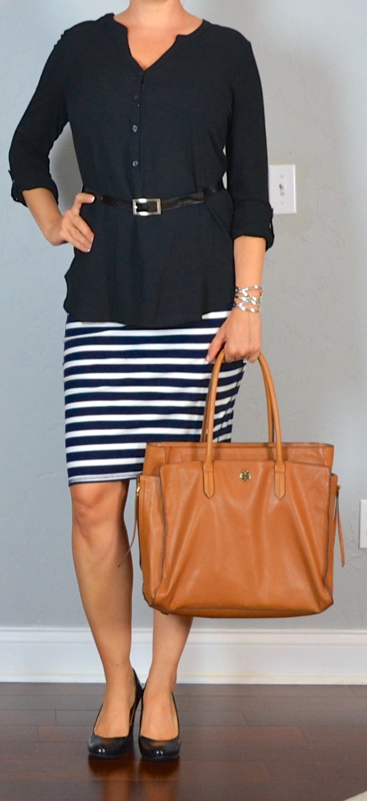 Orange and brown outfit style with business casual, pencil skirt, dress shirt, leather: shirts,  Business casual,  Pencil skirt,  Skirt Outfits,  Orange And Brown Outfit  