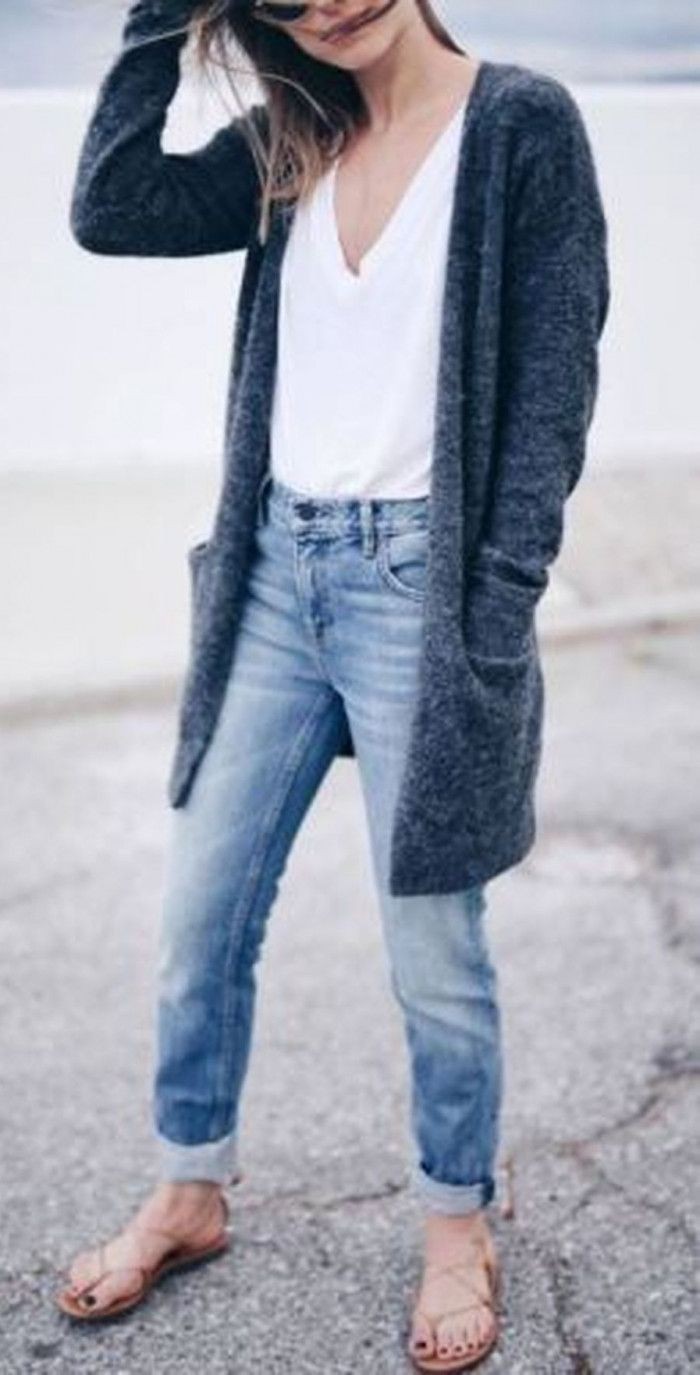 Boyfriend jeans outfit with sandal: Casual Outfits,  T-Shirt Outfit,  Boyfriend Jeans  