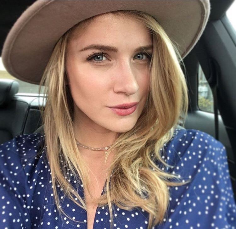 Shantel VanSanten blond hairstyle, Cute Face, Perfect Lips: Blonde Hair,  Hairstyle Ideas,  Cute Instagram Girls,  Outfit With Hat,  Shantel VanSanten  