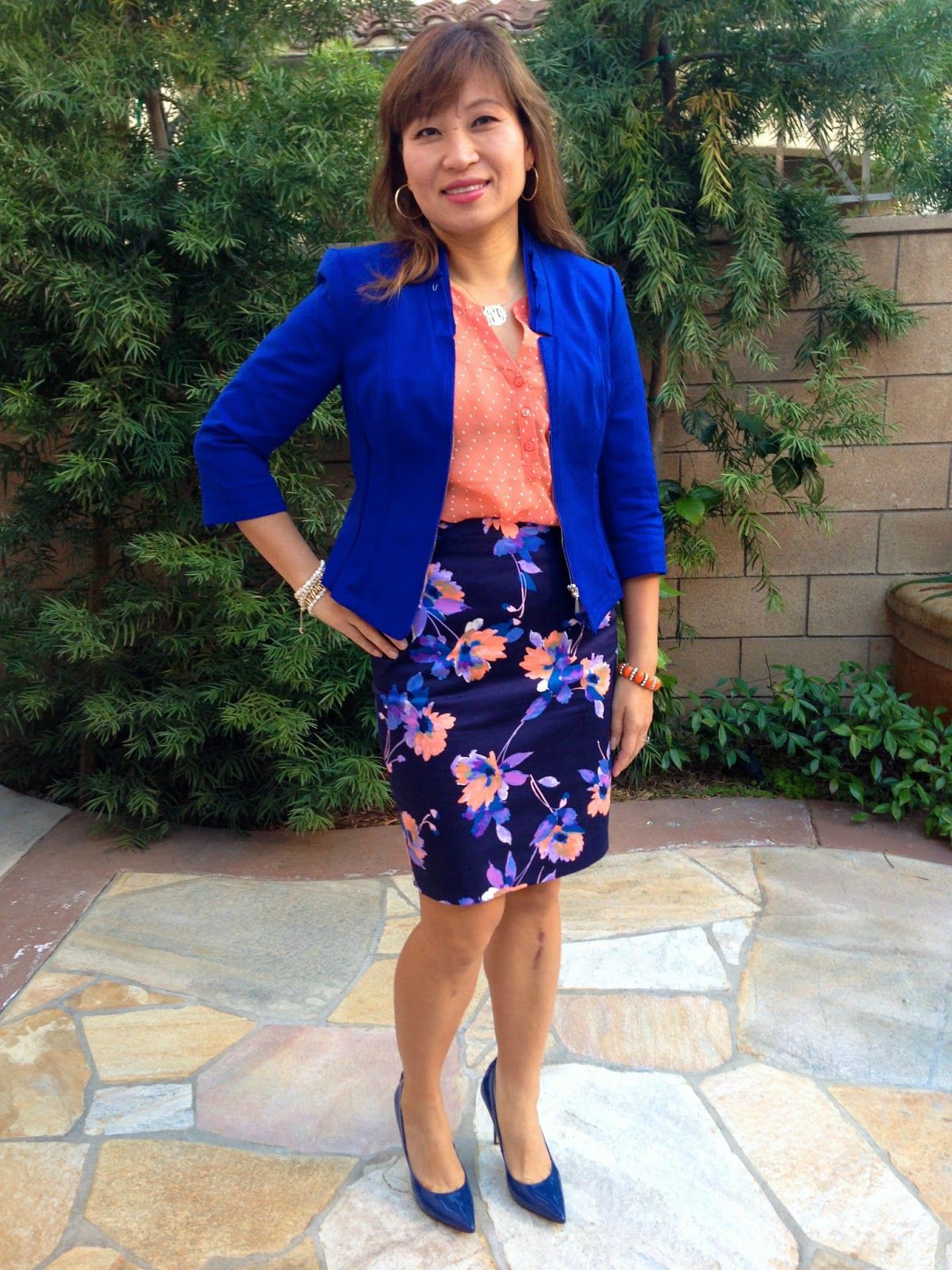 Electric blue and cobalt blue colour ideas with pencil skirt, shorts, jacket: Pencil skirt,  Cobalt blue,  Electric blue,  Skirt Outfits,  Electric Blue And Cobalt Blue Outfit,  Skirt Outfit Ideas  