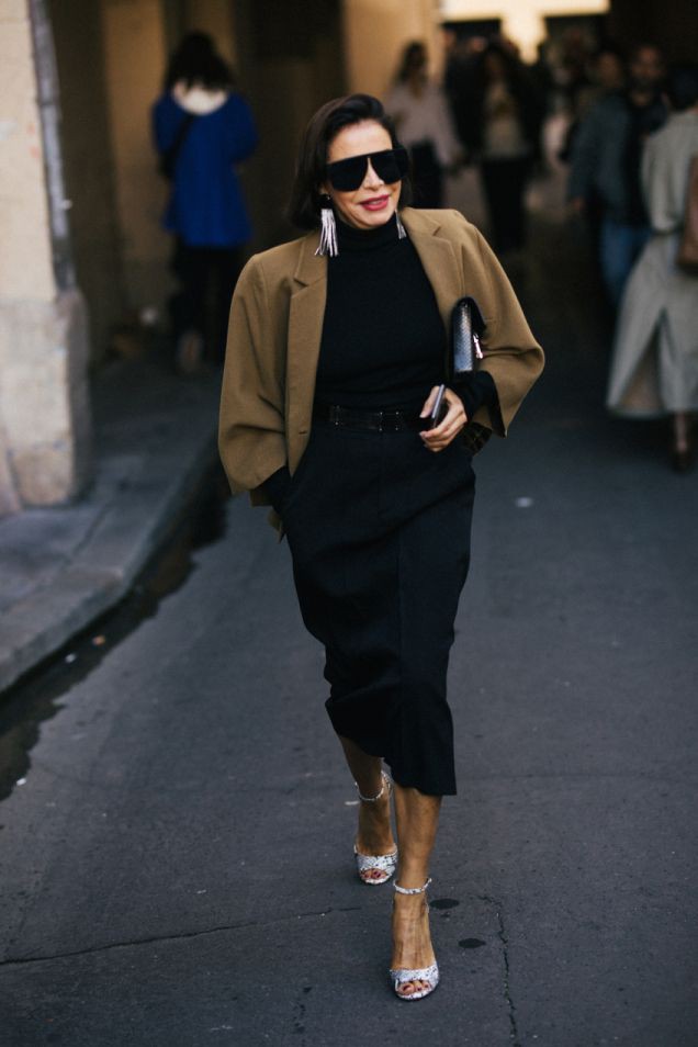 Colour outfit , fashion model sunglasses, handbag, eyewear: Street Style,  Fashion show,  fashion model,  Fashion week,  Fashion photography,  Saks Potts,  Sunglasses,  Handbags,  Paris Fashion Week  