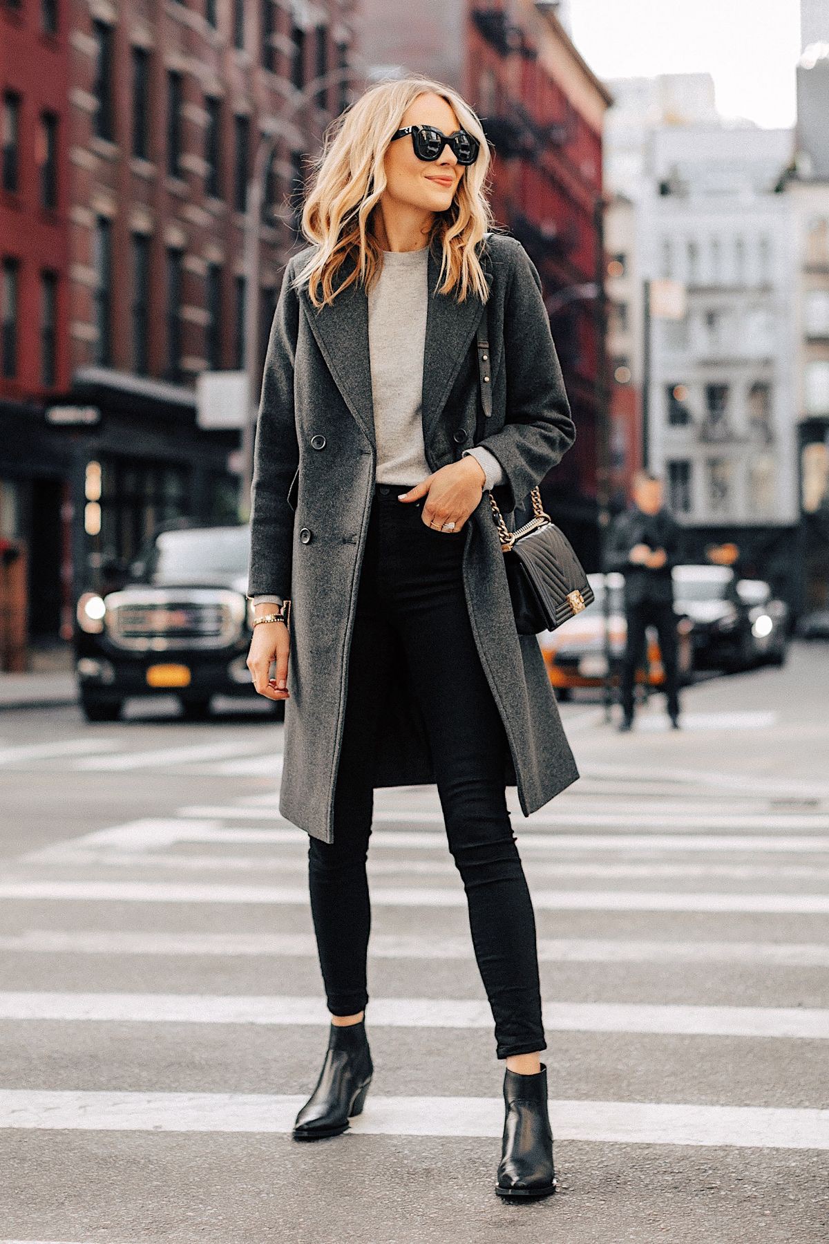 Colour outfit ideas 2020 everlane rewool overcoat slim fit pants, street fashion: Polo neck,  Street Style,  Classy Winter Dresses,  Wool Coat,  Winter Coat,  Slim-Fit Pants  