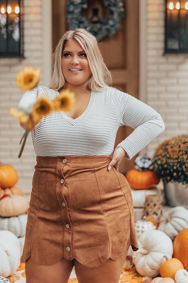Orange outfit ideas with crop top, shorts, top | Plus Size Date Outfit ...