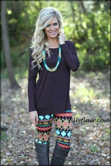 Turquoise colour outfit ideas 2020 with trousers, leggings, tights: Yoga pants,  Street Style,  Outfits With Leggings,  Turquoise Outfit,  Legging Outfits  