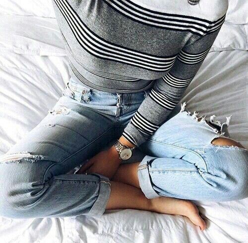 Colour ideas casual to chill, street fashion, casual wear, t shirt: Jeans Outfit,  T-Shirt Outfit,  White Outfit,  Street Style  