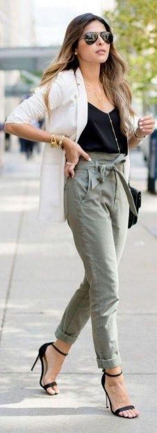 Paper bag pants outfit, business casual, street fashion, fashion model, casual wear, paper bag, high rise: Business casual,  Paper bag,  fashion model,  White Outfit,  Street Style,  Pant Outfits  