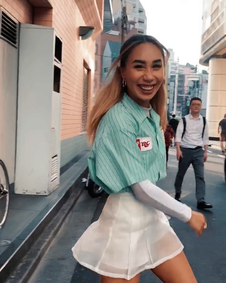 Eva Gutowski fashion photography, hot legs girls, sexy legs: White And Pink Outfit,  Hot Eva Gutowski  