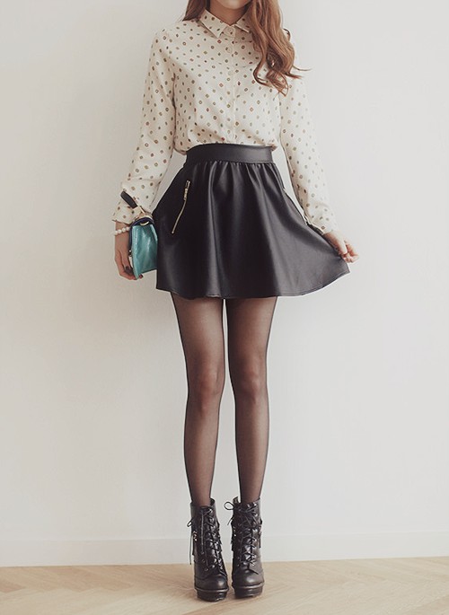Outfit con la gonna leather skater skirt, falda de playa: shirts,  fashion model,  Leather skirt,  Leather Skirt Outfit  