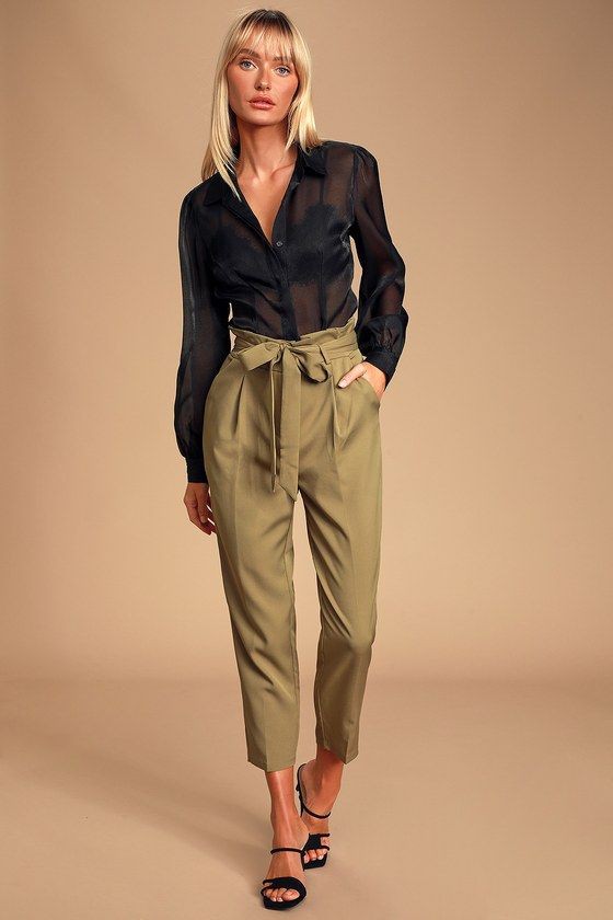 Beige and khaki colour outfit with business casual, trousers: Fashion show,  Business casual,  Paper bag,  fashion model,  Beige And Khaki Outfit,  Pant Outfits  