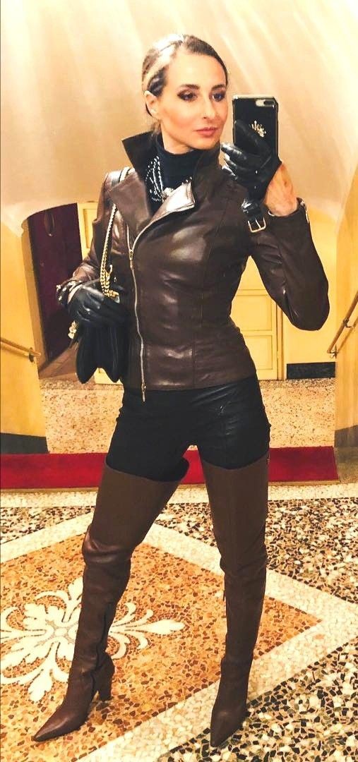 Colour ideas with latex clothing, leather, tights: Riding boot,  Chelsea boot,  Latex clothing,  High Heeled Shoe,  Knee High Boot,  Brown Boots Outfits  