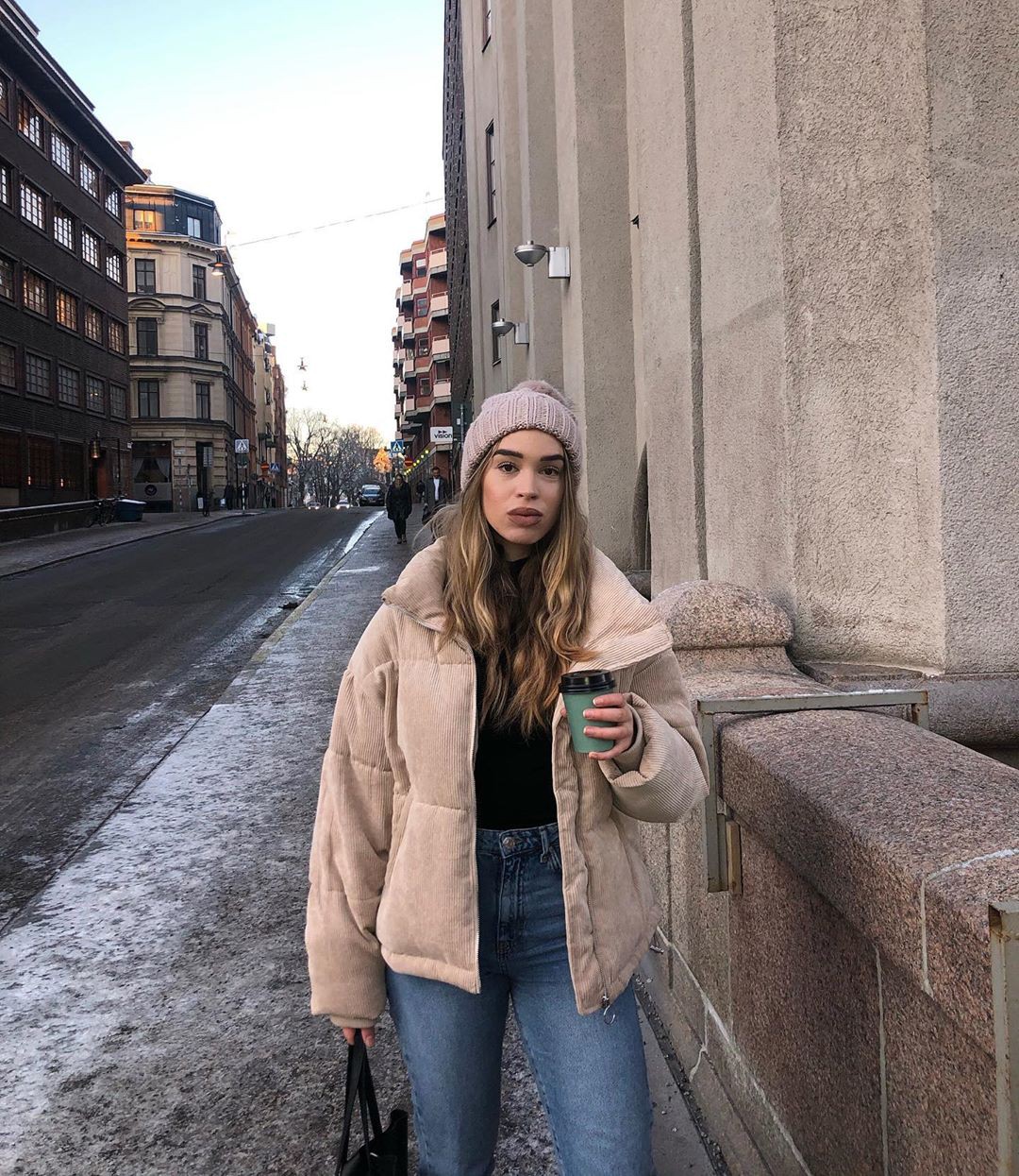 Isabelle Tounsi beanie, jeans, coat colour ideas: Casual Outfits,  BEANIE,  coat,  Jeans Outfit  