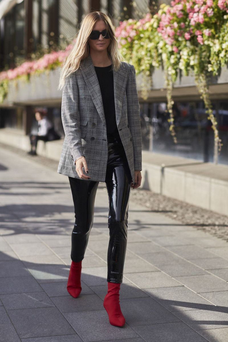 Plaid jacket street style, street fashion, casual wear: Street Style,  Leather Pant Outfits  