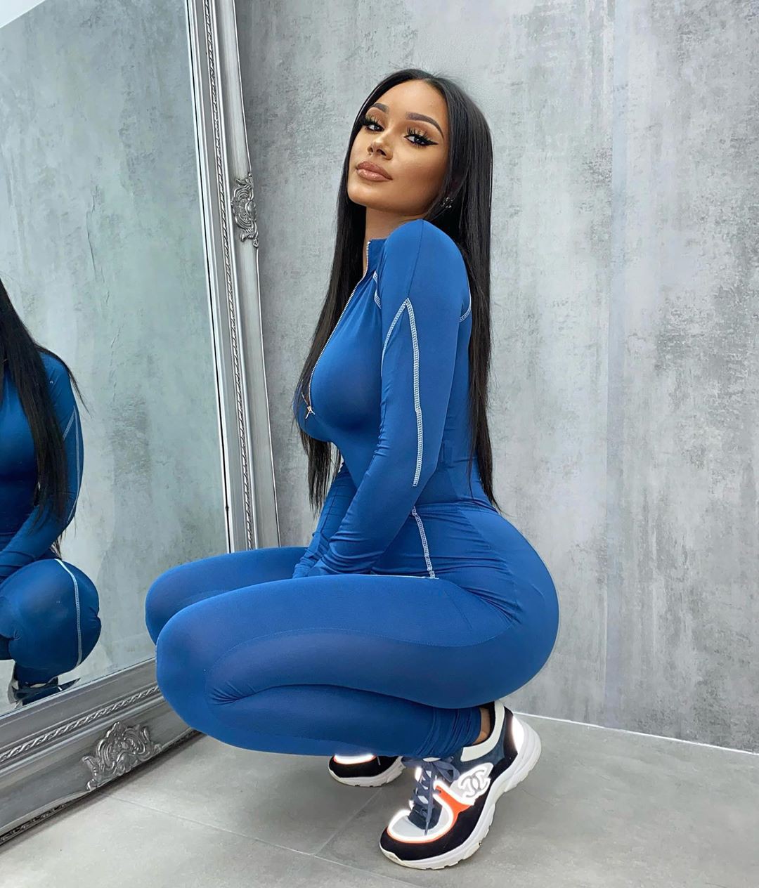 Electric blue and blue jeans, fashion photoshoot, girls instagram photos: Electric blue,  Yoga pants,  Electric Blue And Blue Outfit  