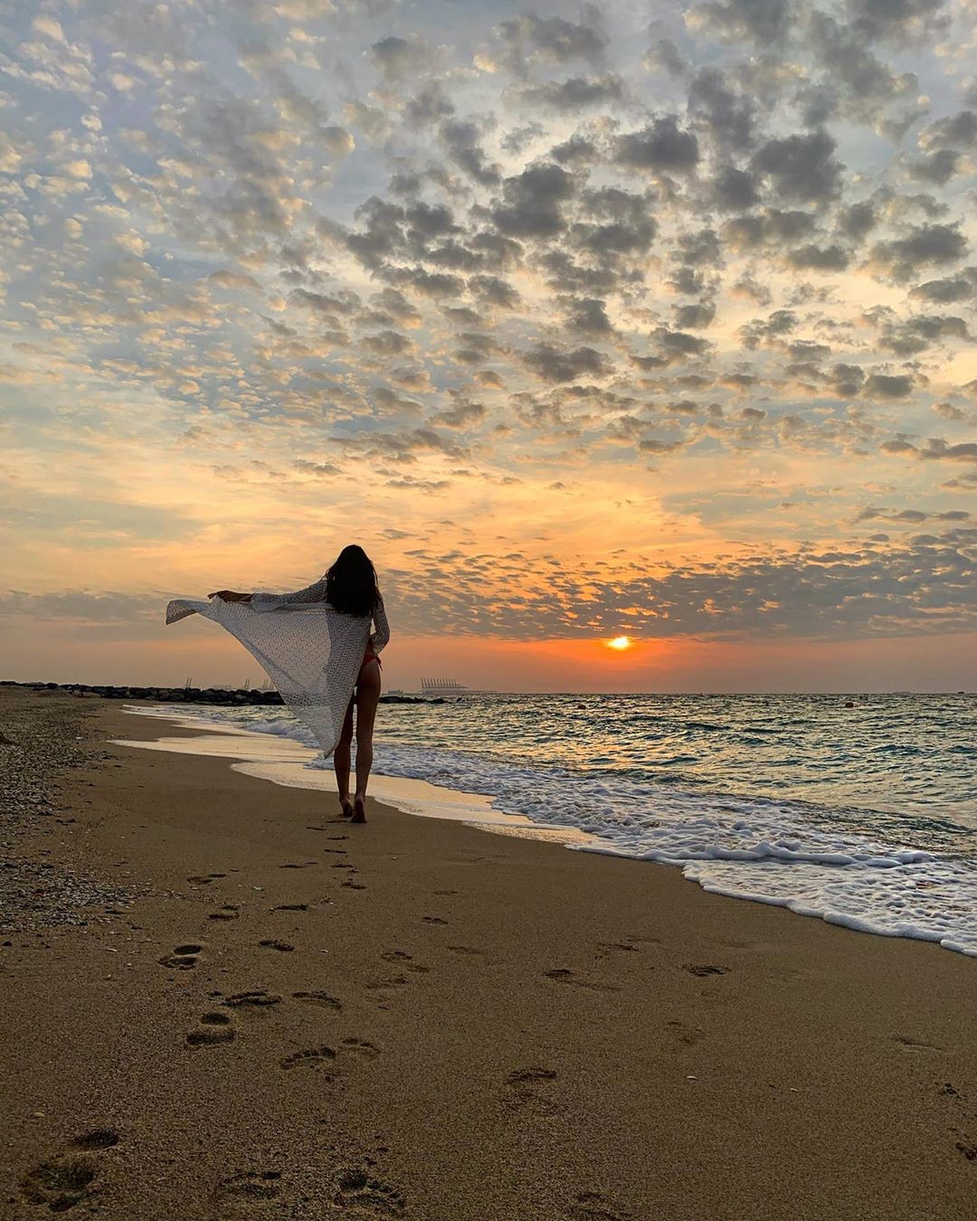 Stefanie Capshield, horizon, cloud, shore: Stefanie Capshield Instagram  