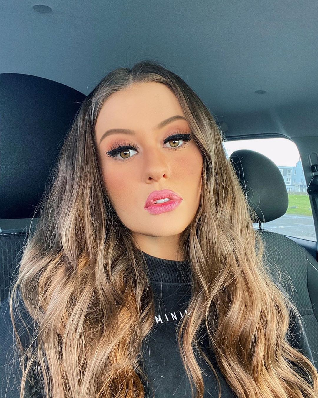 Holly Horne blond hairs pic, Face Makeup, Glossy Lips: Long hair,  Blonde Hair,  Hairstyle Ideas,  Cute Instagram Girls,  Holly Horne TikTok  