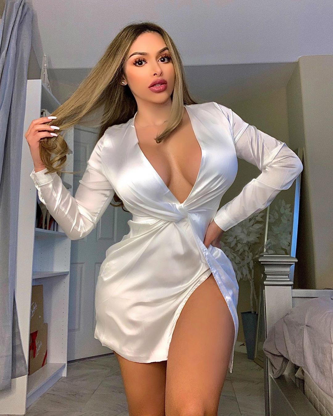 white dress for women with dress, hot legs girls, sexy leg picture: White Dress,  Instagram girls  