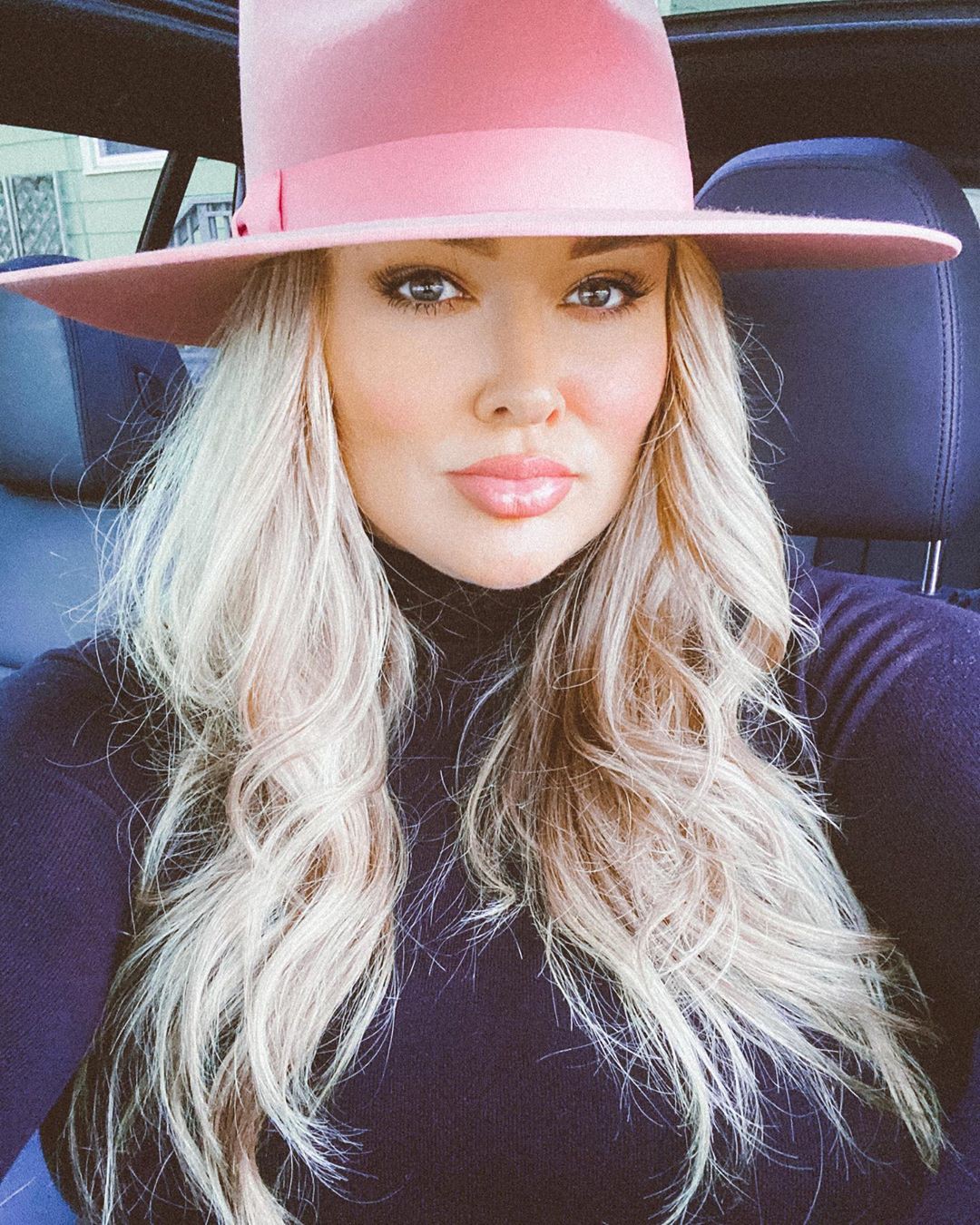 Hunter McGrady blond hairs, Cute Girls Face, Beautiful Lips: Long hair,  Blonde Hair,  Hairstyle Ideas,  Cute Instagram Girls,  Outfit With Hat  