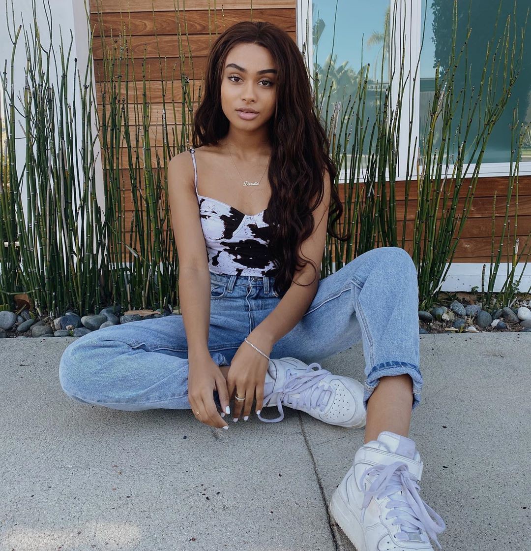 Daniella Perkins jean short, denim, jeans outfit ideas: Denim,  Jeans Outfit,  Daniella Perkins Instagram  