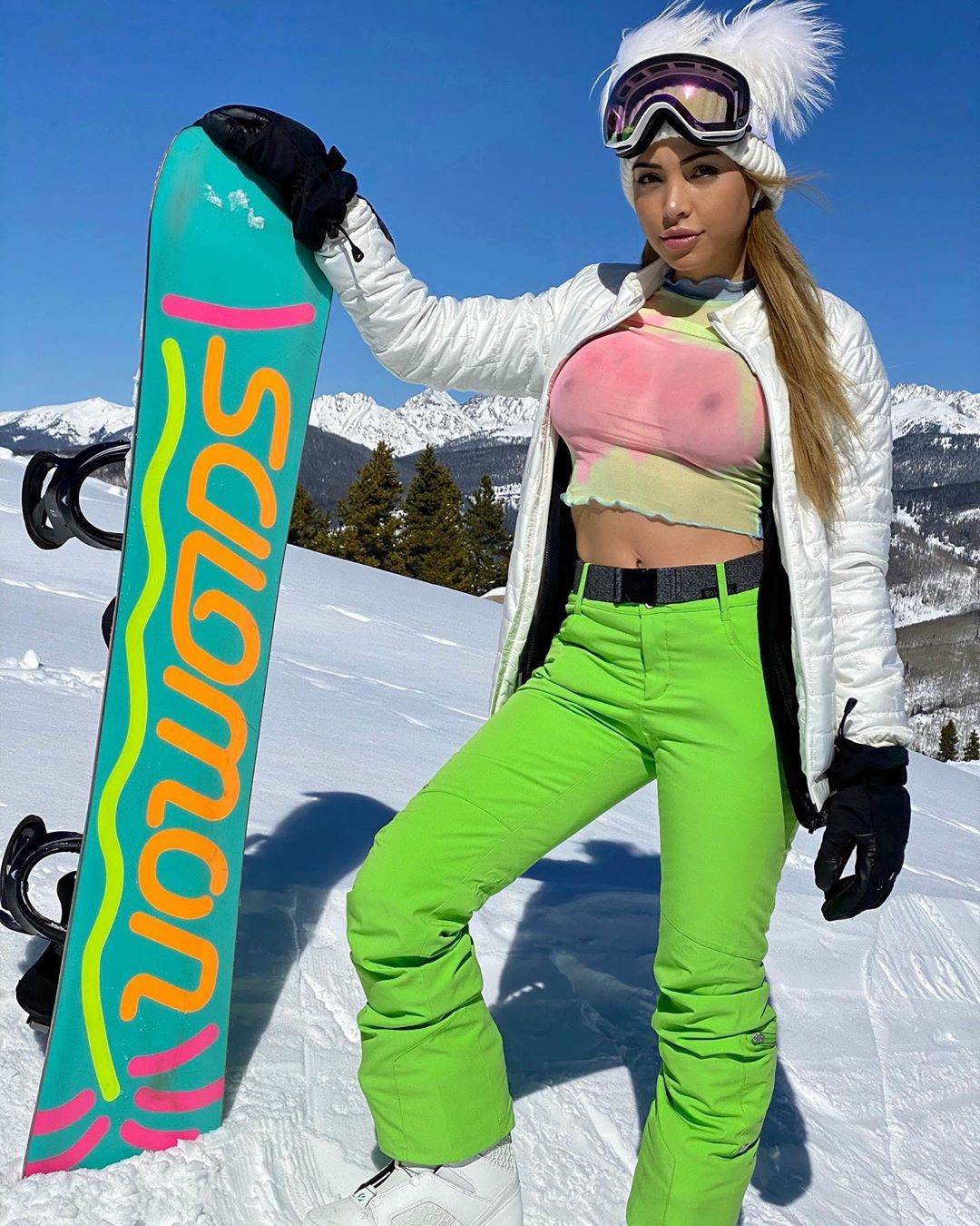 Maddy Belle enjoying life, ski equipment, winter sport: Instagram girls  