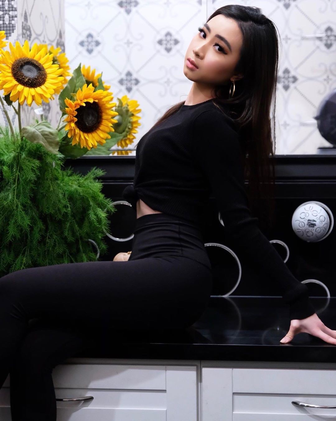 Yellow and black tights, photoshoot ideas, Black Natural Hair: Yellow And Black Outfit  