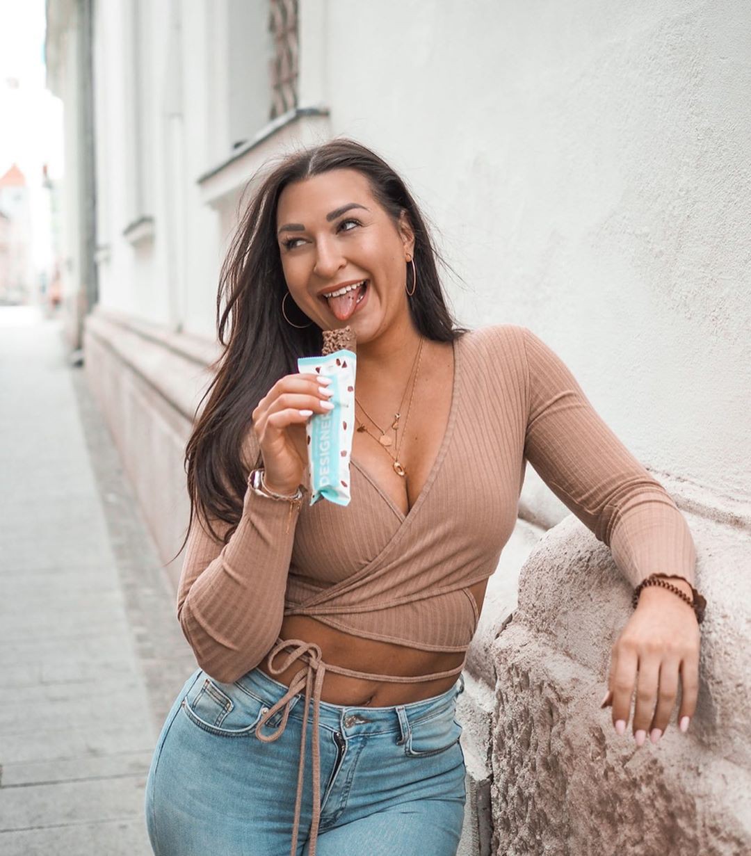 white classy outfit with jeans, instagram photoshoot, model photography: White Jeans,  Fashion Sports  