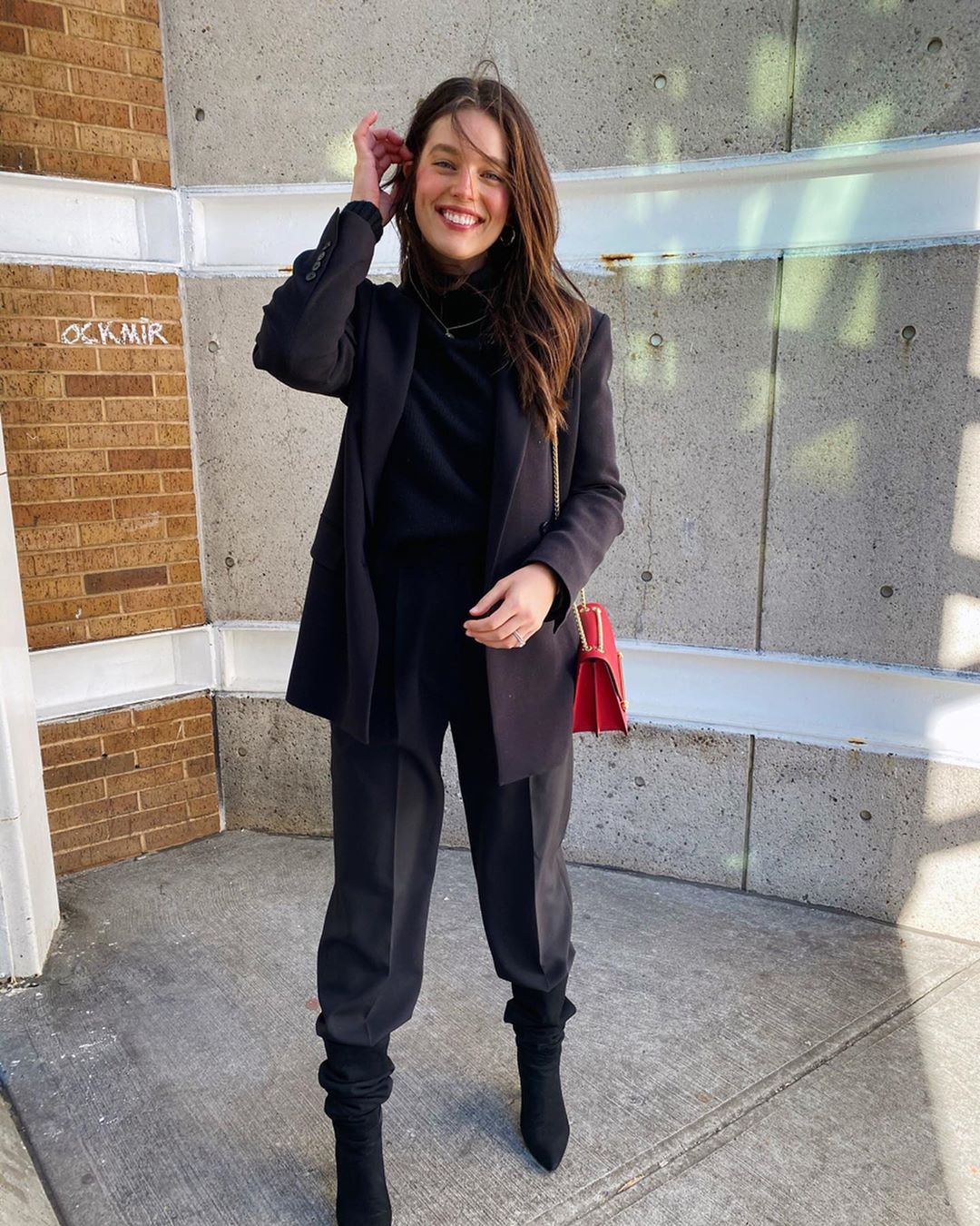 Emily DiDonato knee-high boot, overcoat, coat outfits for women: Boot Outfits,  Instagram girls,  coat,  Overcoat  