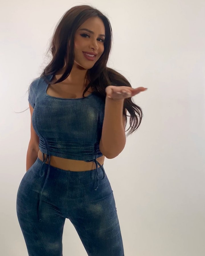 Fiorella Zelaya Denim Jeans Outfits For Women Photoshoot Poses Fiorella Zelaya Insta Images Denim Instagram Girls Jeans