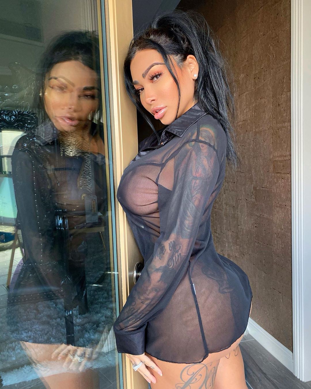 Brittanya Razavi see-through clothing colour outfit, hot legs girls, legs photo