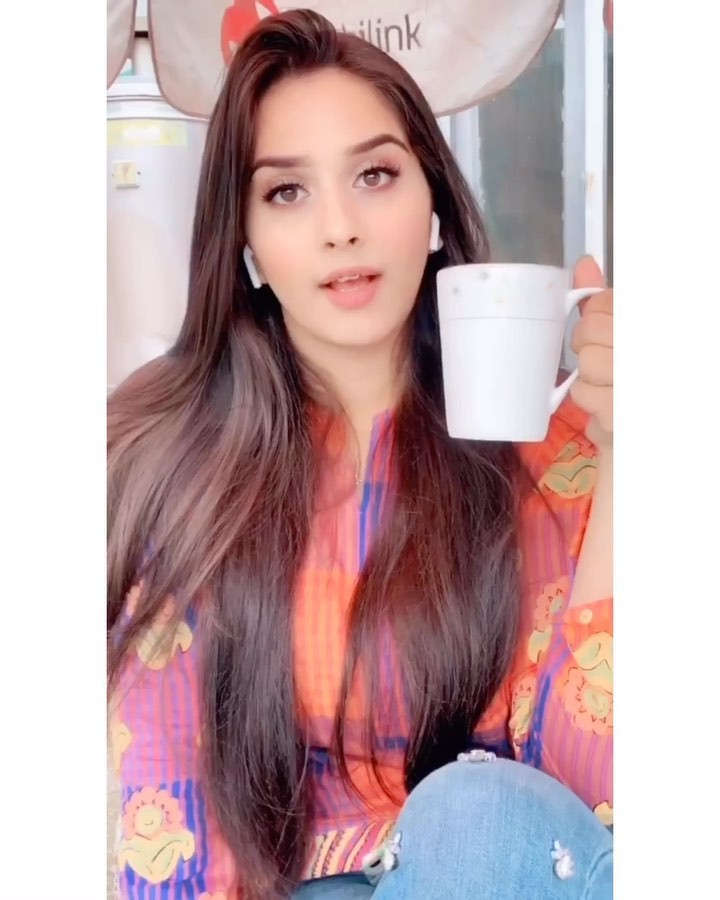 Alishbah Anjum Beautiful And Cute Girls, Lips Smile, Long Hair Girl: Long hair,  Brown hair,  Hairstyle Ideas,  Cute Girls Instagram,  Cute Instagram Girls,  Alishbah Anjum Instagram  