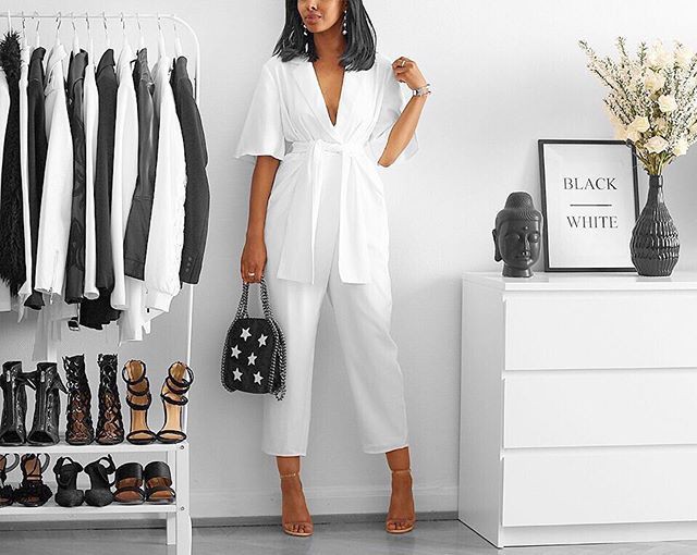 Black and white colour outfit, you must try with sheath dress, sheath dress, formal wear, skirt: Dress code,  Sheath dress,  Formal wear,  Black And White Outfit,  Black And White  